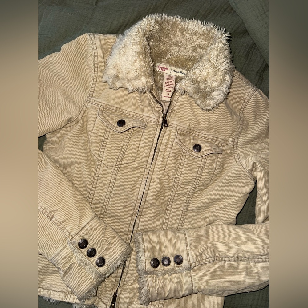 🚫SOLD🚫 Vtg Abercrombie & Fitch Corduroy Jacket with Faux Fur